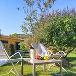 1 Bedroom In Apartment *