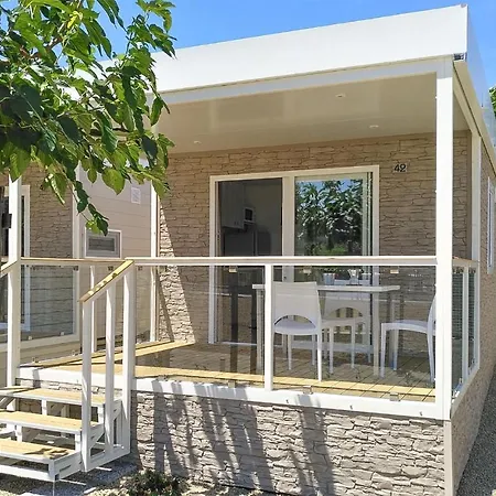 Apartment 1 Bedroom In