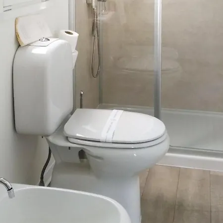 1 Bedroom In אימפריה
