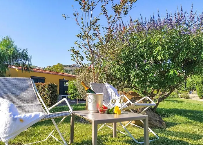 1 Bedroom In Apartment *