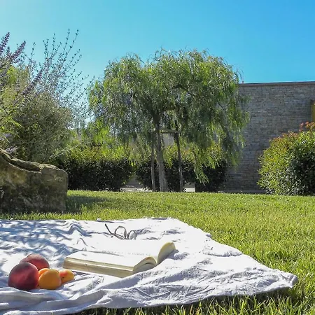 1 Bedroom In إمبيريا